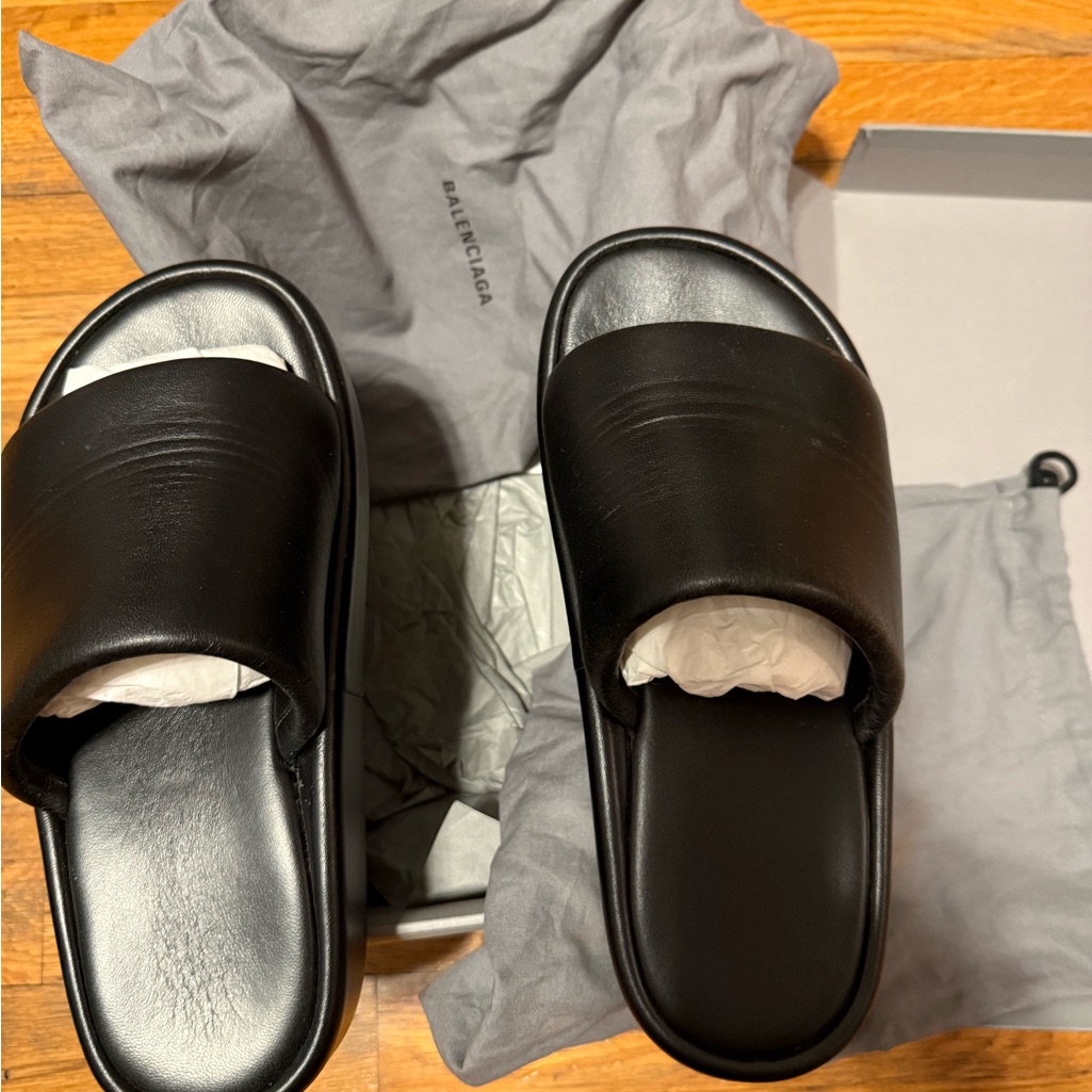 Balenciaga Woman’s Rise Platform Black Slides